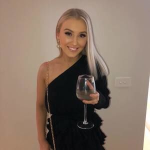 Meet your Posher, Brianna